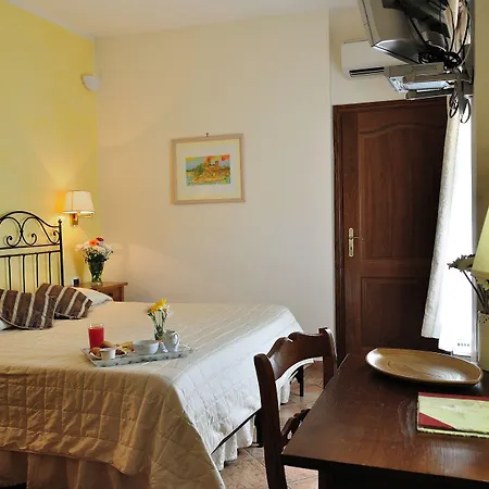 ゲストハウス Le Clarisse Trastevere 4*