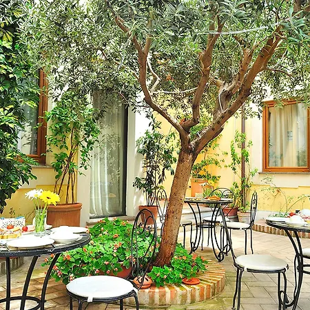 Le Clarisse Trastevere Guest house Rome